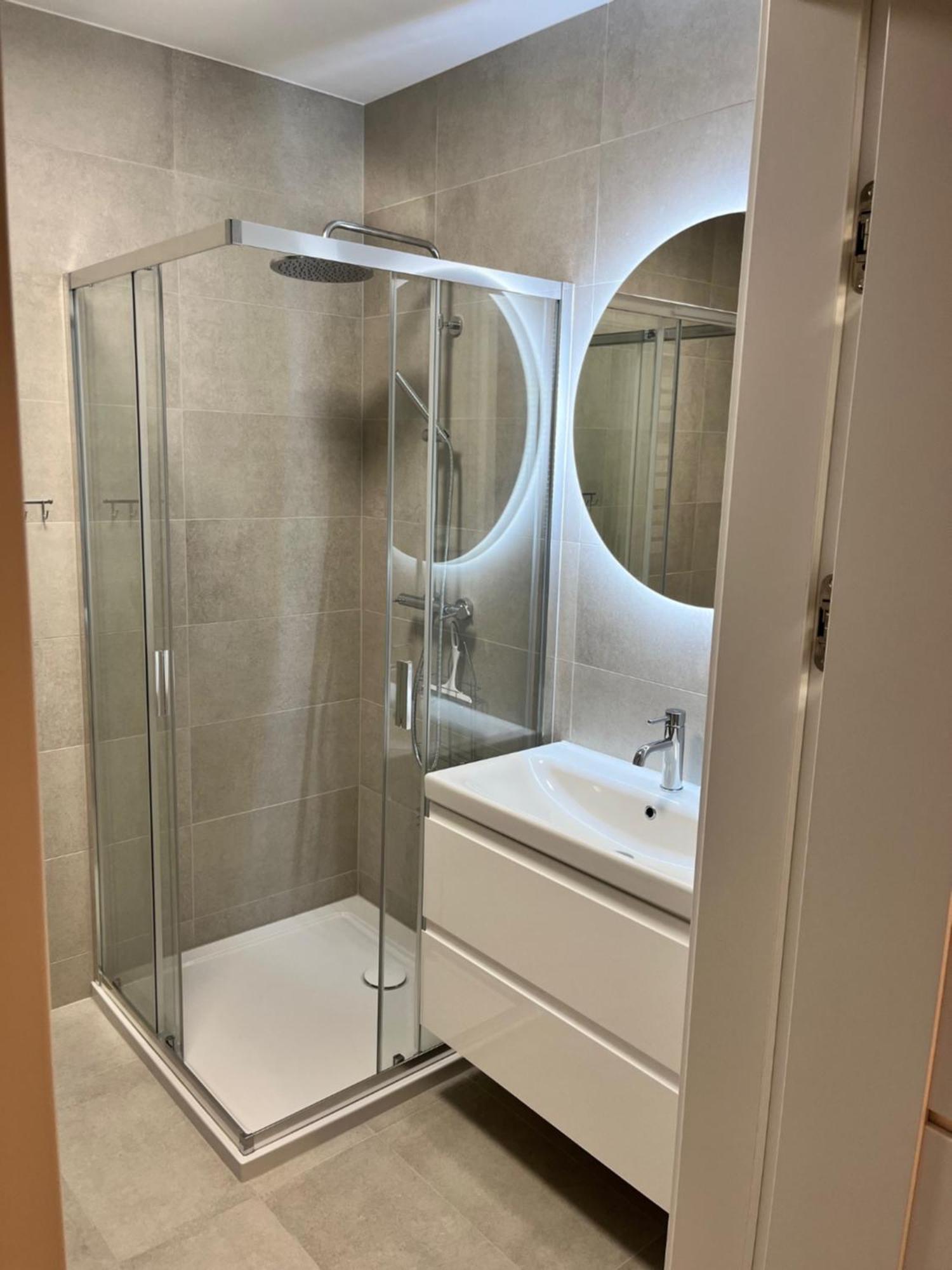 Apartament Julia 1-4 Os Starowapiennikowa 42A Z Balkonem Ze Sniadaniem Kontynentalnym Kielce Eksteriør billede