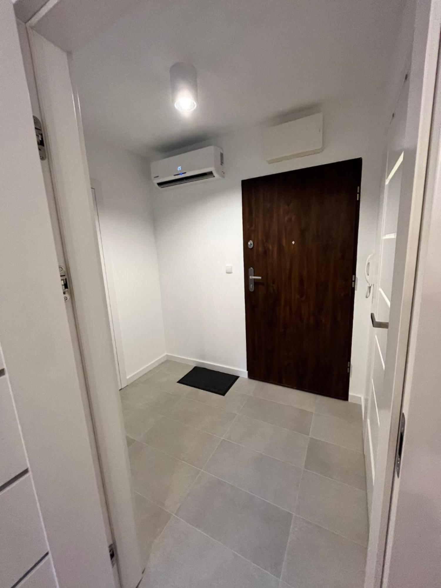 Apartament Julia 1-4 Os Starowapiennikowa 42A Z Balkonem Ze Sniadaniem Kontynentalnym Kielce Eksteriør billede