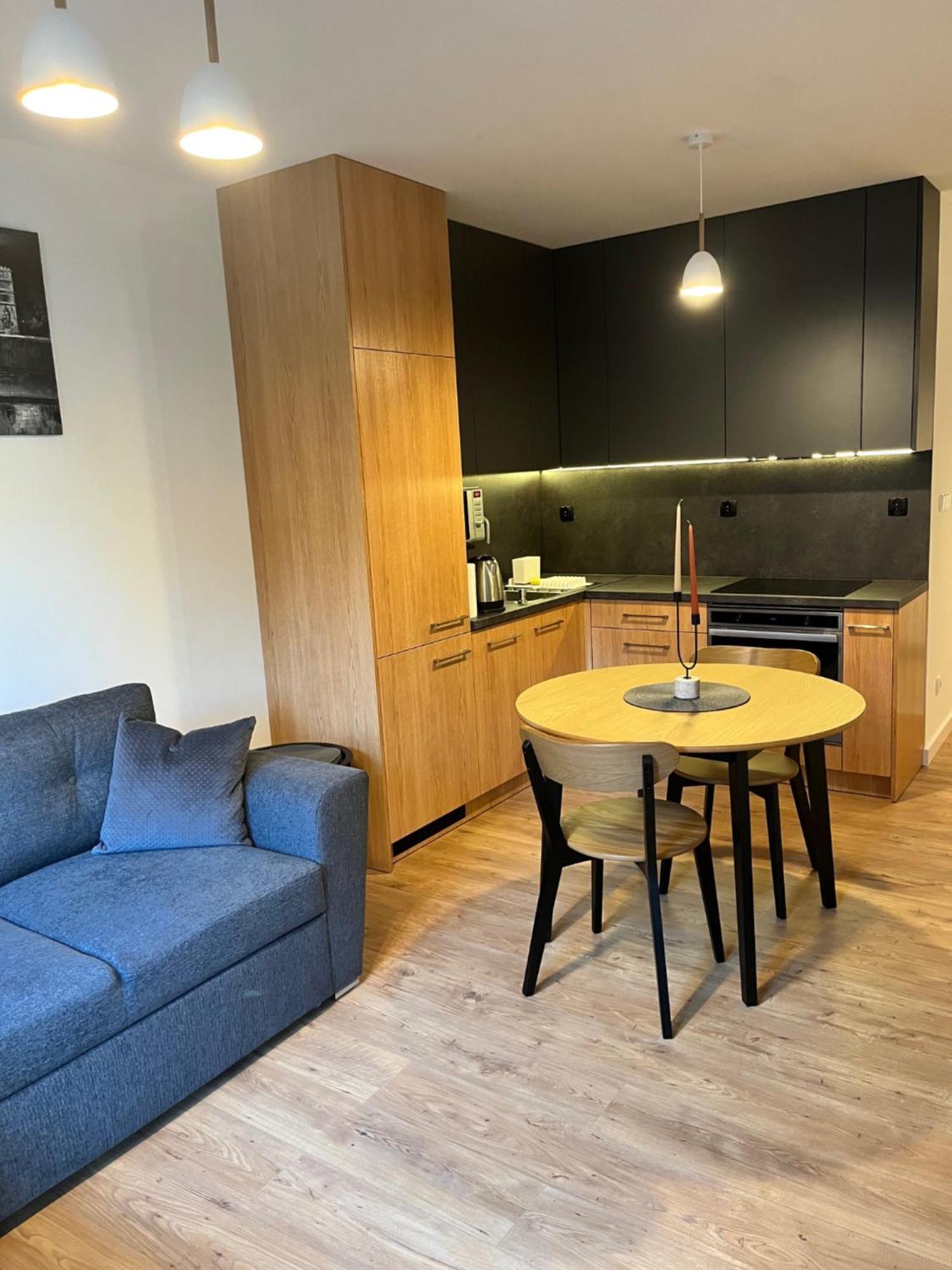 Apartament Julia 1-4 Os Starowapiennikowa 42A Z Balkonem Ze Sniadaniem Kontynentalnym Kielce Eksteriør billede