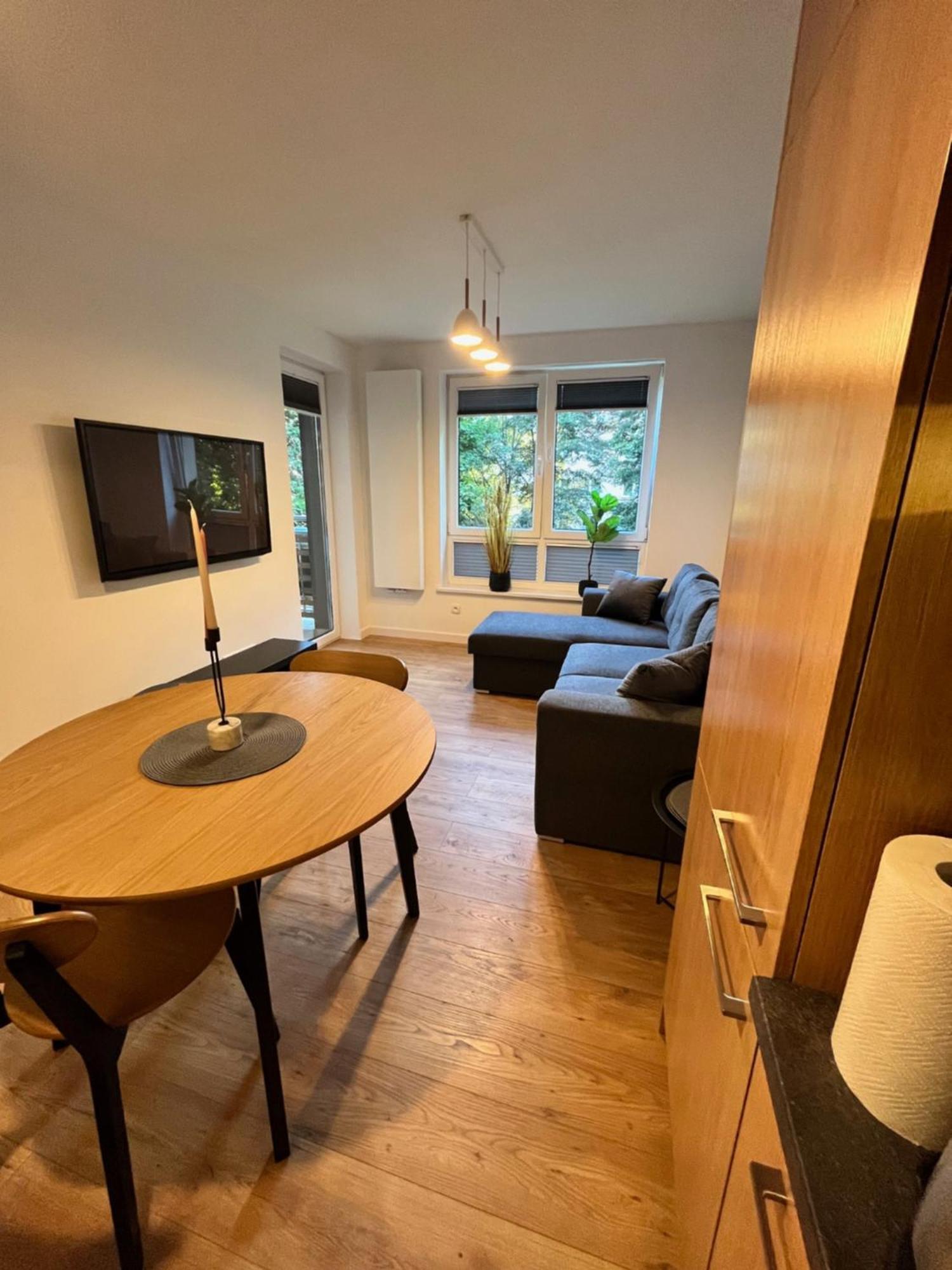Apartament Julia 1-4 Os Starowapiennikowa 42A Z Balkonem Ze Sniadaniem Kontynentalnym Kielce Eksteriør billede