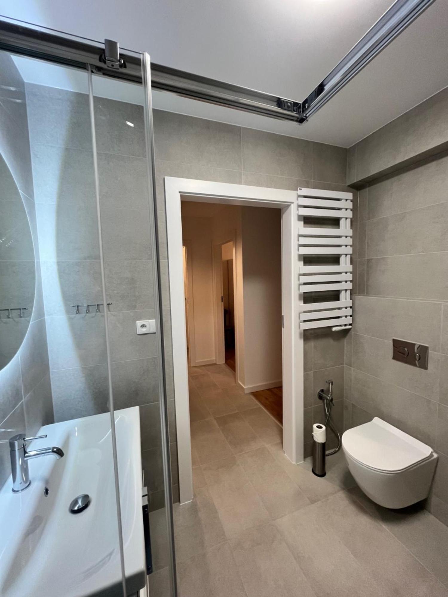 Apartament Julia 1-4 Os Starowapiennikowa 42A Z Balkonem Ze Sniadaniem Kontynentalnym Kielce Eksteriør billede