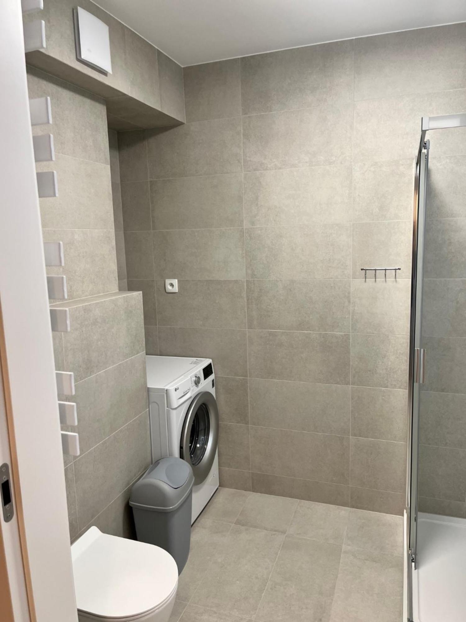 Apartament Julia 1-4 Os Starowapiennikowa 42A Z Balkonem Ze Sniadaniem Kontynentalnym Kielce Eksteriør billede